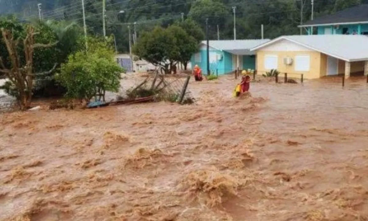 Sobe para 22 o número de mortos devido ao ciclone na região Sul do Brasil